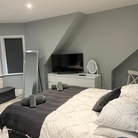 Entire Spacious 4 Bedroom Apartment In Bournemouth Exterior foto