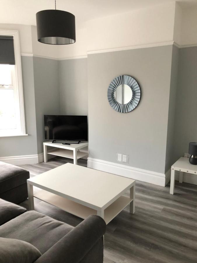 Entire Spacious 4 Bedroom Apartment In Bournemouth Exterior foto