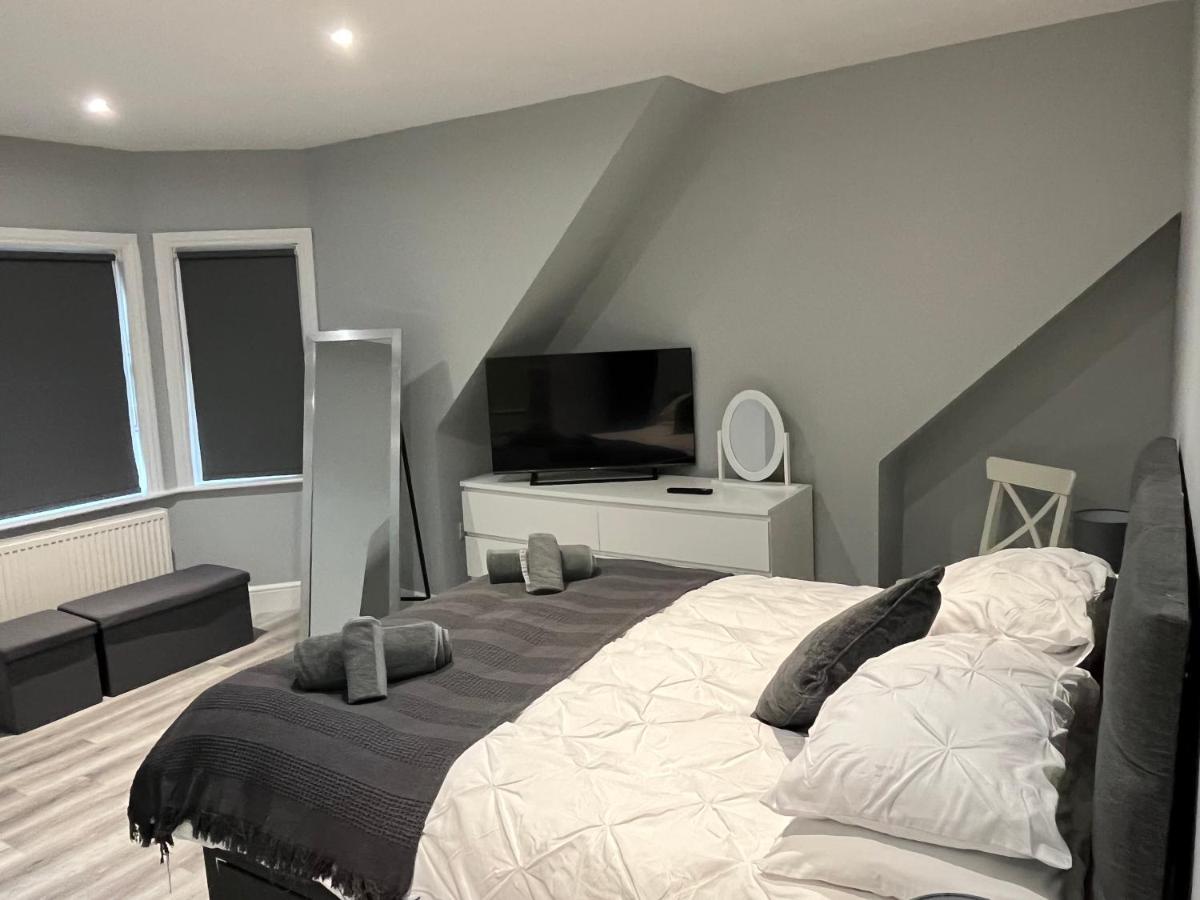 Entire Spacious 4 Bedroom Apartment In Bournemouth Exterior foto